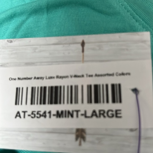 NWT Women’s short sleeve V-neck flowy top by Zenana, SZ-L - Picture 7 of 7